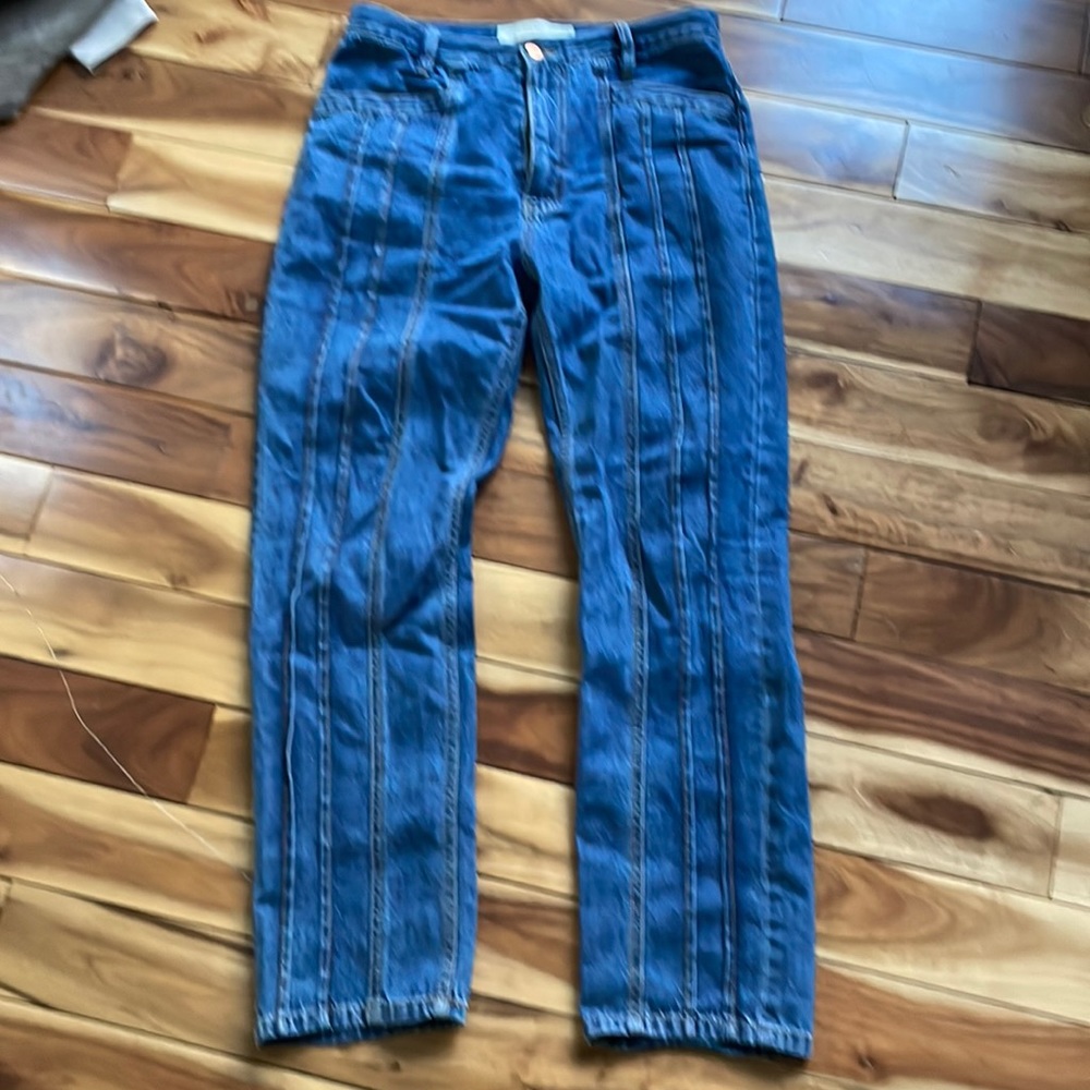 Pleated jeans